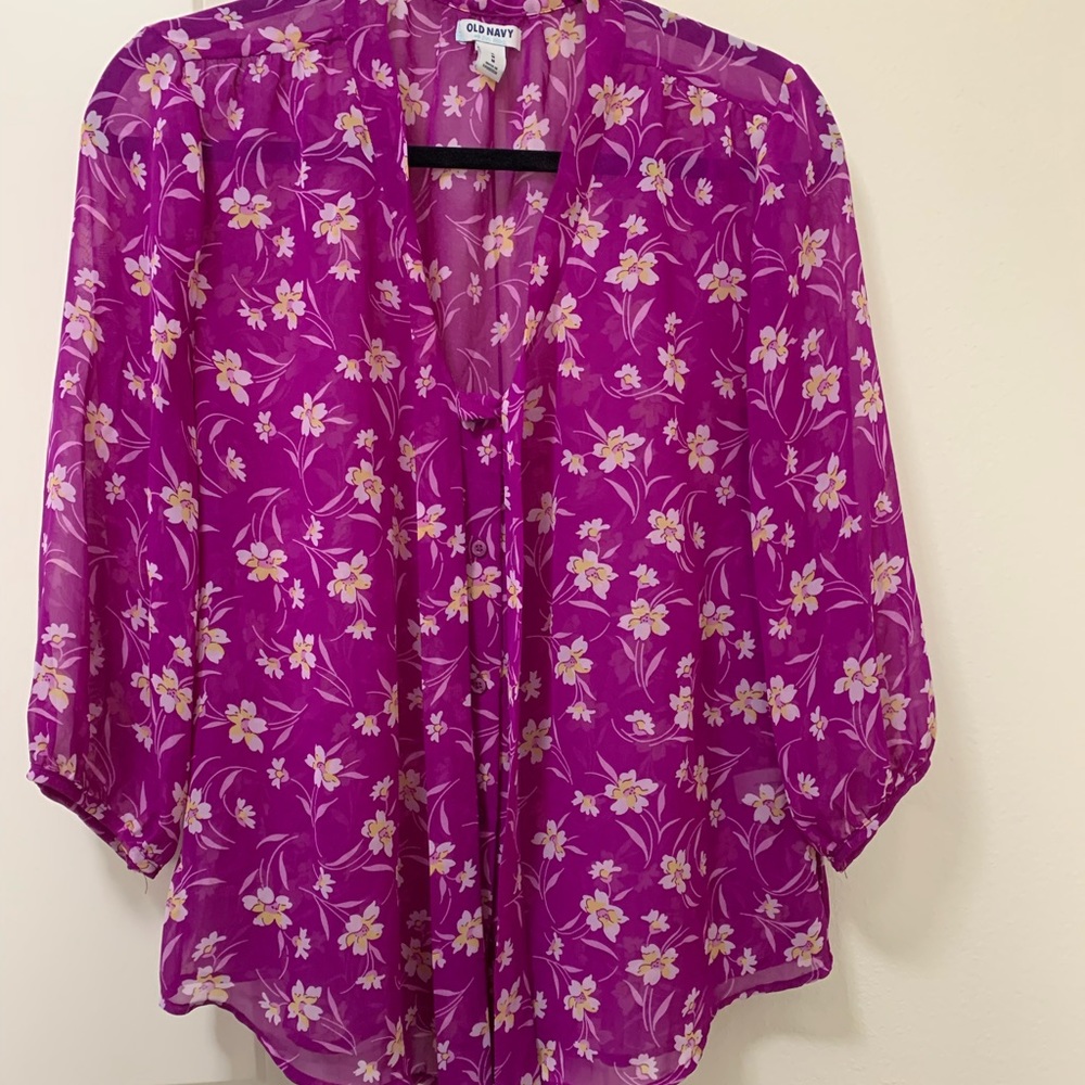 Old Navy; floral 3/4 sleeve sheer blouse button down with neck tie; size Medium